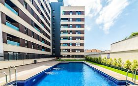 La Serna Premium Center